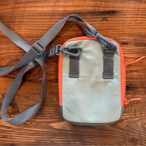 NWOT Lululemon Easy Access Crossbody bag - Picture 3 of 7